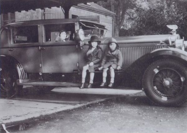 Eleanor Kelly, Maureen Kelly, Cyril Kelly, Isotta Fraschini belonging to the Dunville family