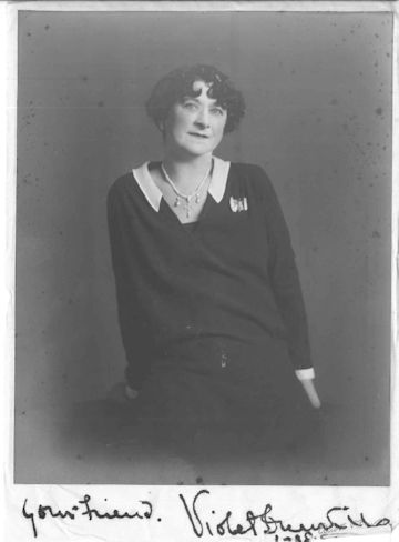 photograph: Violet Anne Blanche Dunville née Lambart (1861-1940)